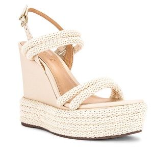 SCHUTZ Leenah Wedge, size 9, color eggshell